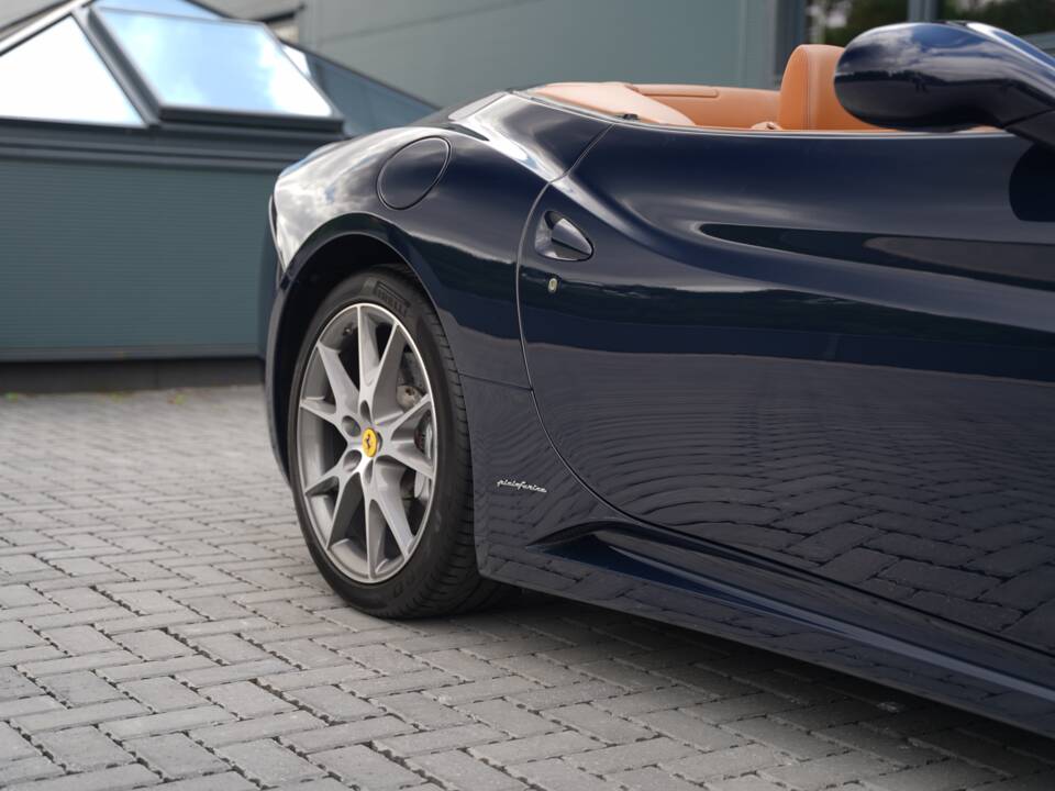 Image 49/50 de Ferrari California (2012)