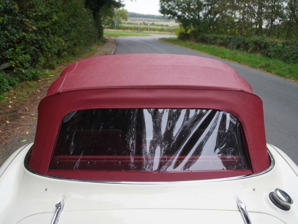 Immagine 15/25 di Austin-Healey 3000 Mk III (BJ8) (1964)