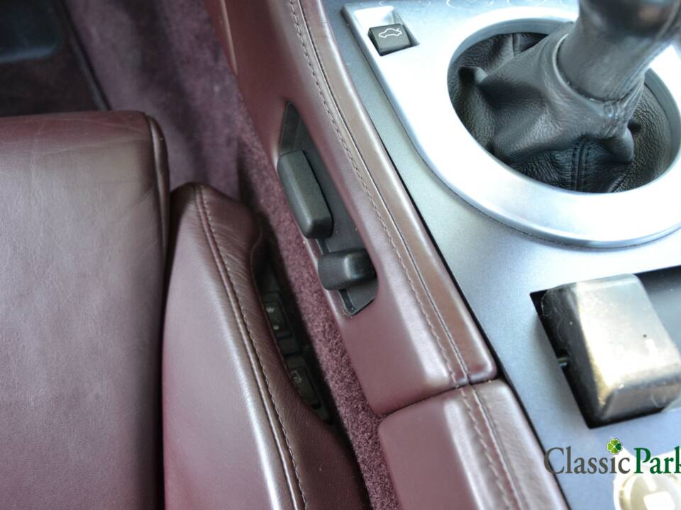 Image 33/50 de Aston Martin V8 Vantage (2005)
