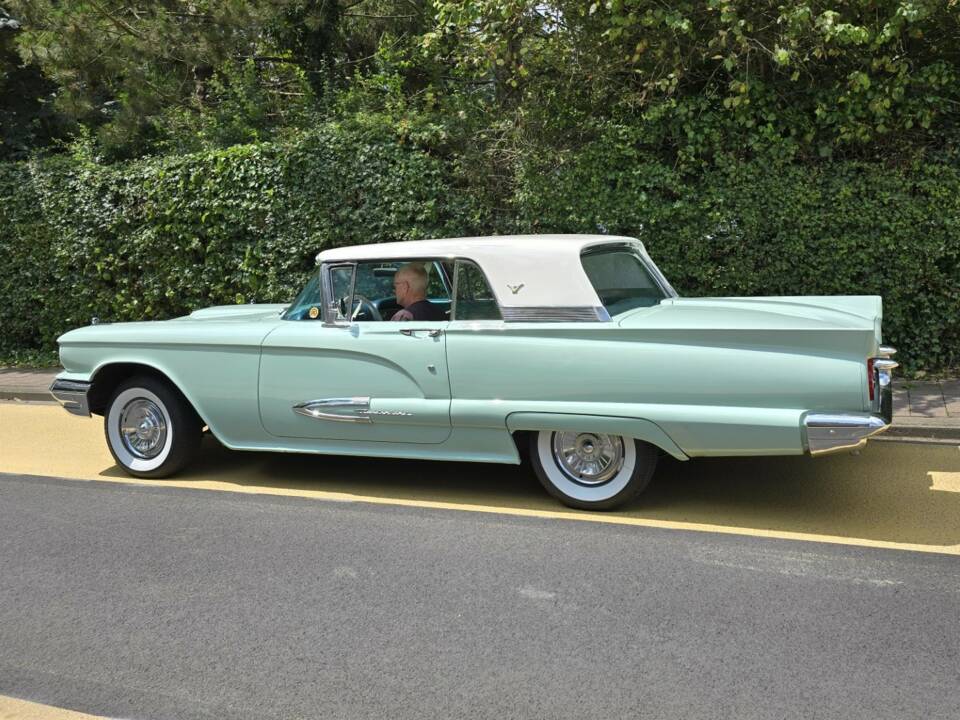 Image 2/5 of Ford Thunderbird (1959)