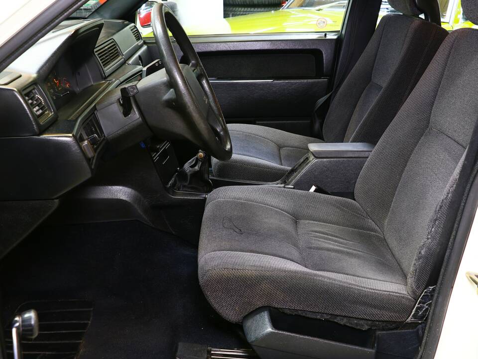 Image 20/34 of Volvo 940 2.3i (1991)