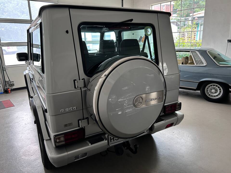 Image 7/28 of Mercedes-Benz G 500 (SWB) (1999)