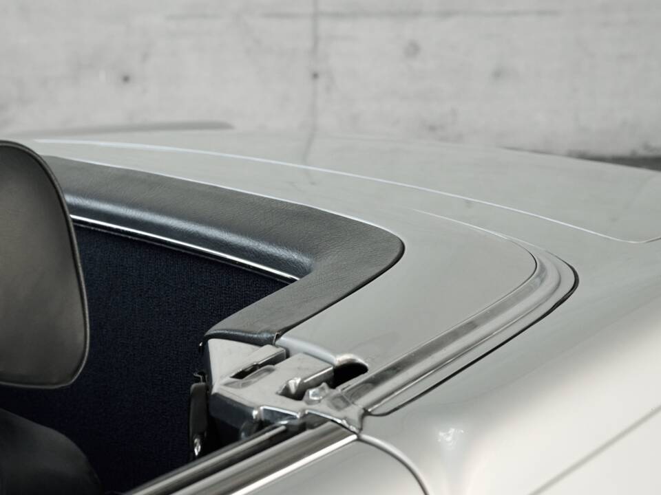 Image 9/50 de Mercedes-Benz 280 SL (1970)