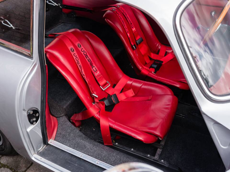 Image 27/48 of Porsche 356 C 1600 (1964)