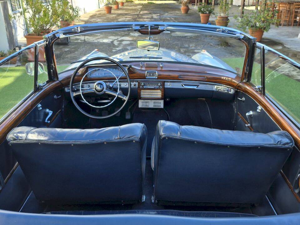 Image 15/61 de Mercedes-Benz 220 S Cabriolet (1957)