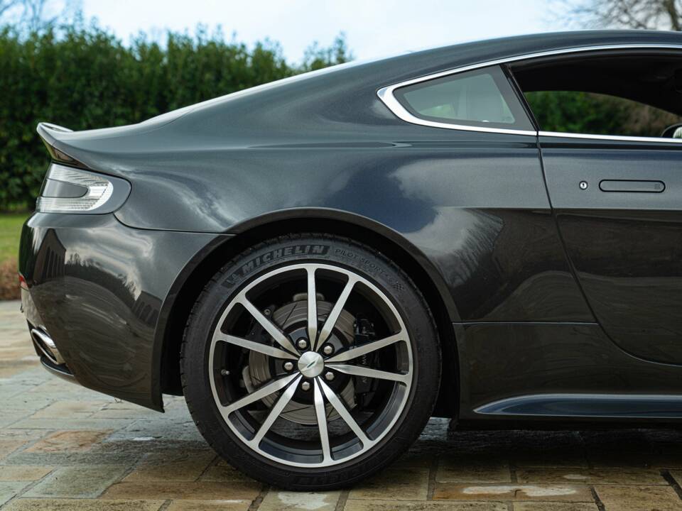 Afbeelding 27/50 van Aston Martin V8 Vantage S (2013)