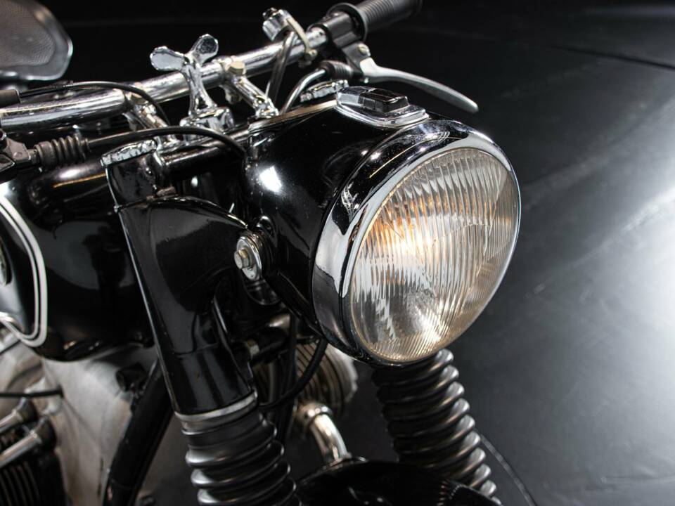 Image 27/50 of BMW R 51 (1954)