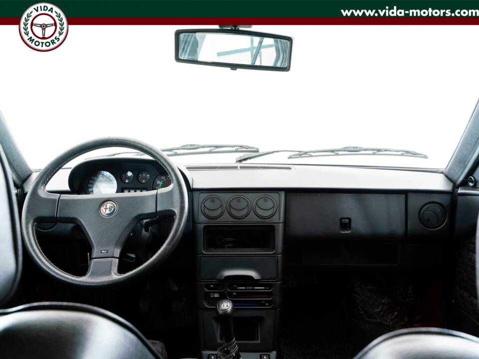 Bild 9/15 von Alfa Romeo 33 - 1.7 QV (1988)