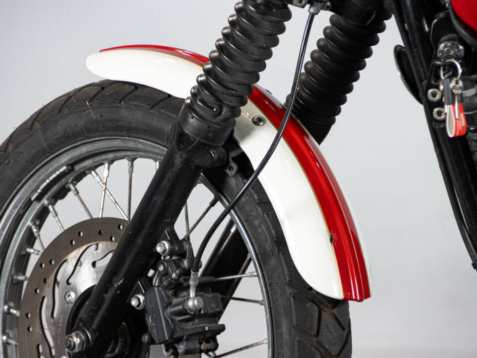 Image 17/50 of Triumph DUMMY (2014)