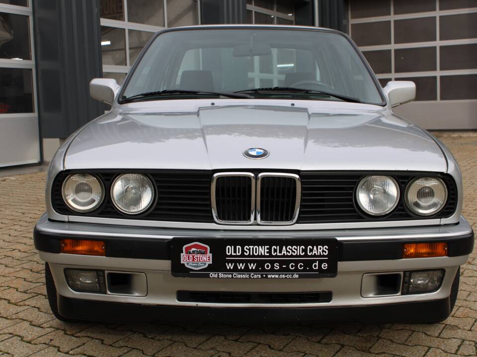 Image 2/32 de BMW 325ix (1990)