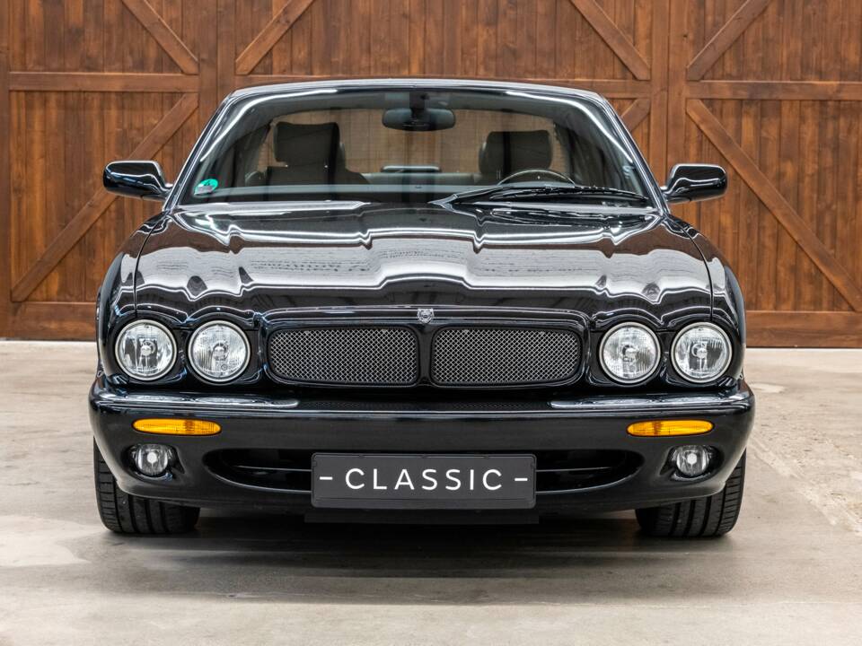 Bild 2/34 von Jaguar XJR 4.0 (2001)