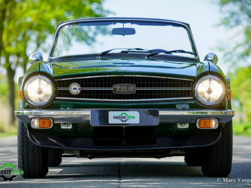 Image 2/52 of Triumph TR 6 (1973)