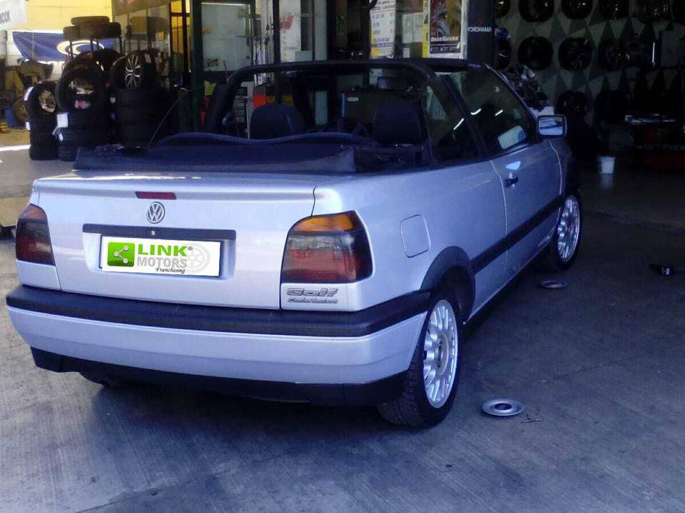 Image 4/10 de Volkswagen Golf III Cabrio 1.6 (1997)