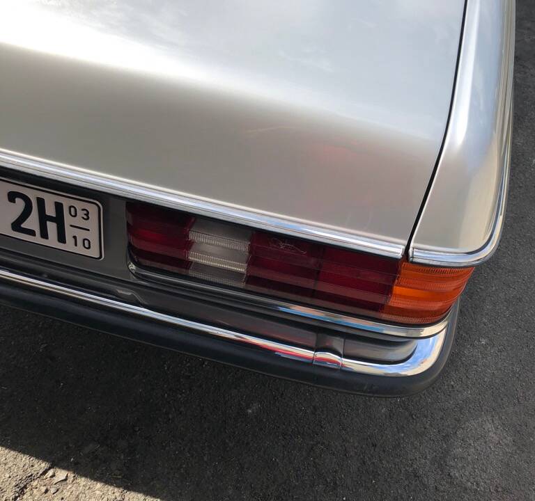 Afbeelding 46/53 van Mercedes-Benz 230 CE (1984)