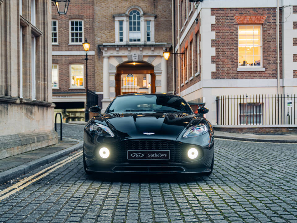 Bild 8/43 von Aston Martin Vanquish Zagato (2017)