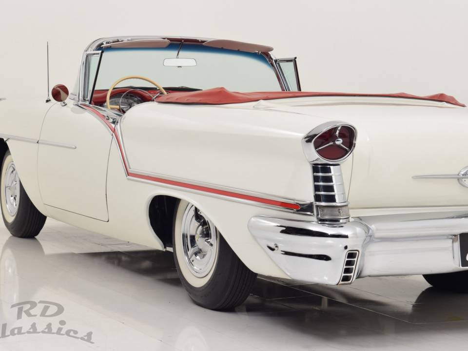 Image 37/50 of Oldsmobile Super 88 Convertible (1957)