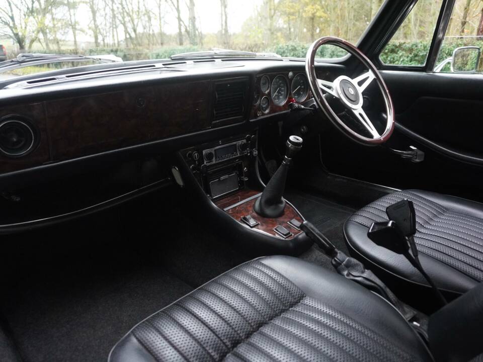 Afbeelding 11/19 van Triumph Stag (1971)