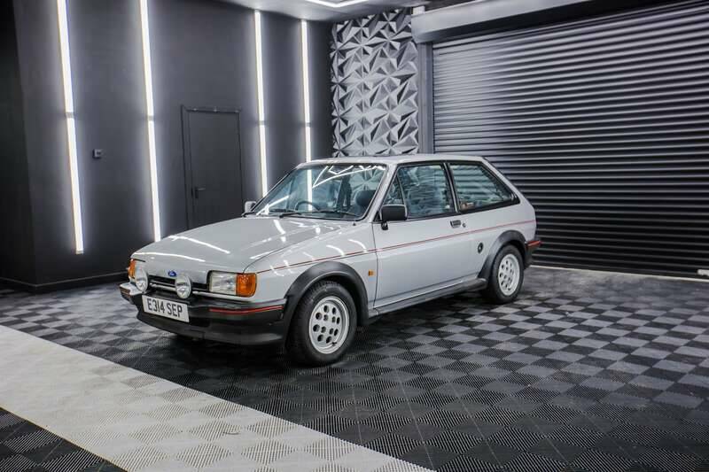 Image 16/50 de Ford Fiesta XR2 (1987)