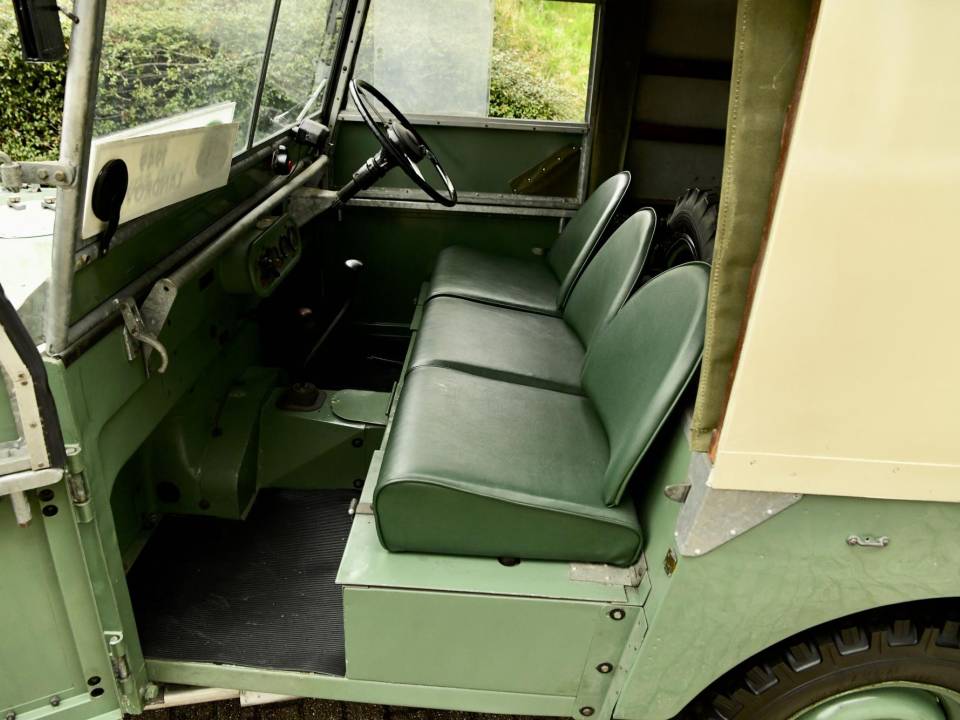 Image 23/44 of Land Rover 80 (1900)