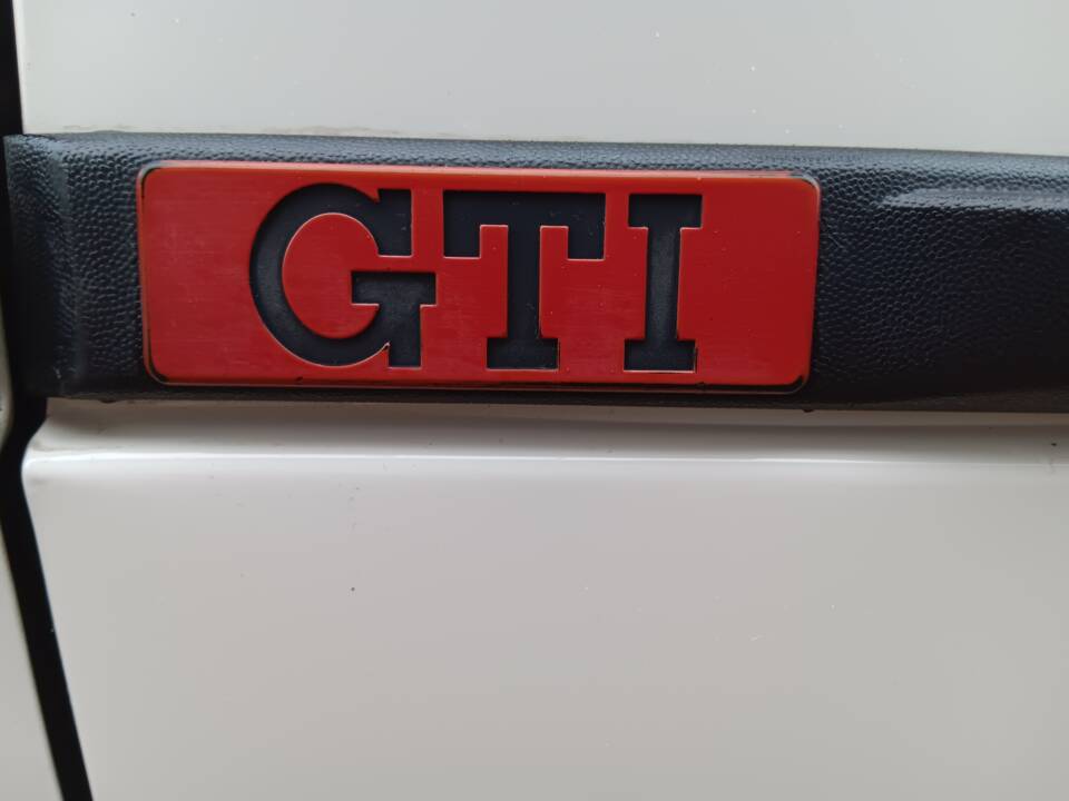 Bild 51/86 von Volkswagen Golf II GTi 1.8 (1990)