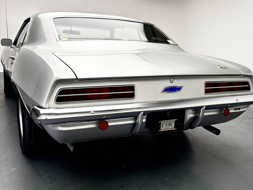 Image 6/14 of Chevrolet Camaro (1969)