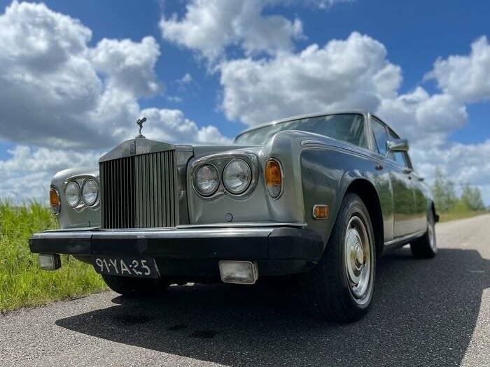 Image 2/7 of Rolls-Royce Silver Shadow II (1977)