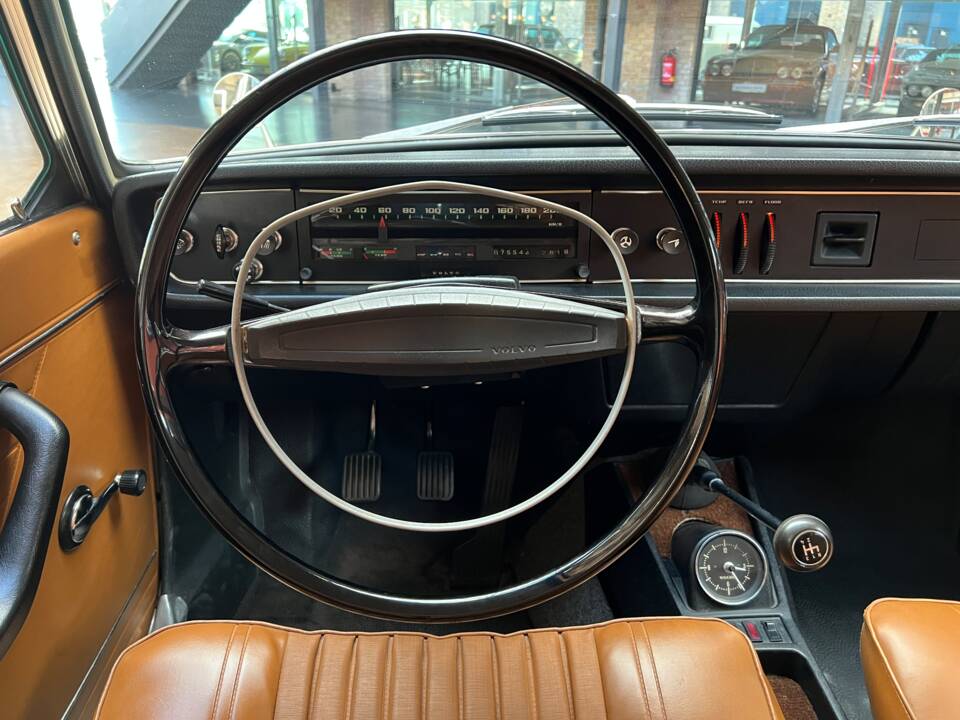 Image 22/35 of Volvo P 145 (1968)