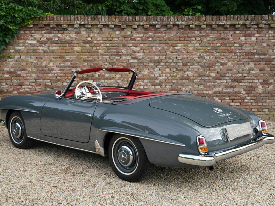 Image 27/50 of Mercedes-Benz 190 SL (1957)