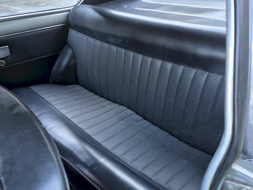 Image 31/54 de FIAT 1300 Vignale (1965)