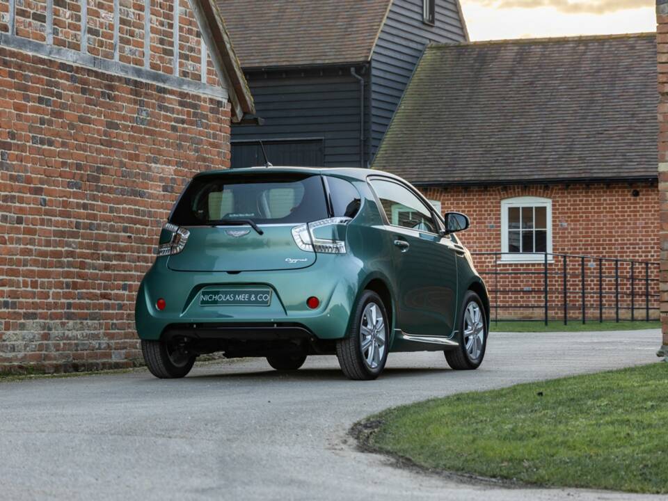 Image 17/50 of Aston Martin Cygnet (2013)