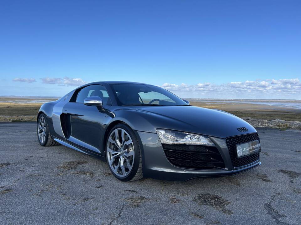 Immagine 1/7 di Audi R8 V10 (2009)