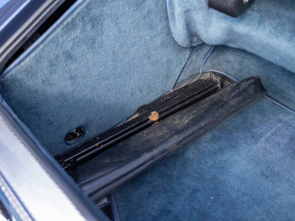 Bild 62/70 von Aston Martin V8 EFi (1988)