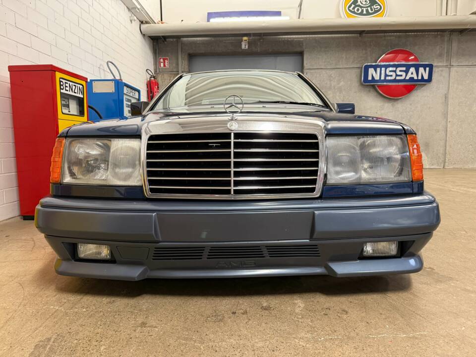 Image 3/16 of Mercedes-Benz 300 CE-24 (1989)