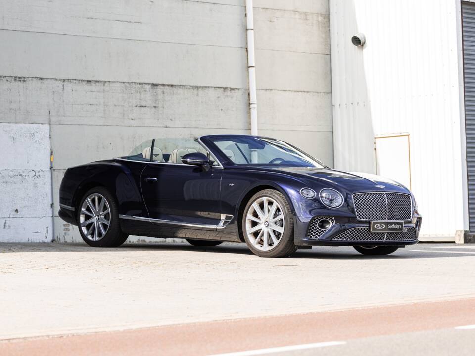 Imagen 4/22 de Bentley Continental GTC V8 (2020)
