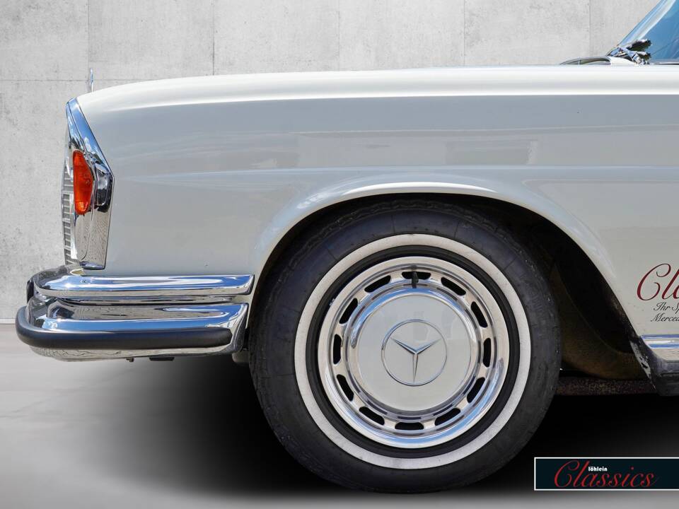 Image 20/29 de Mercedes-Benz 280 SE 3,5 (1971)