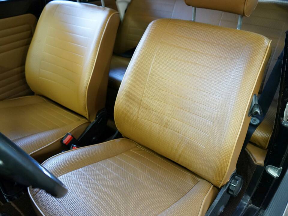 Image 14/15 of Volkswagen Beetle 1303 (1976)