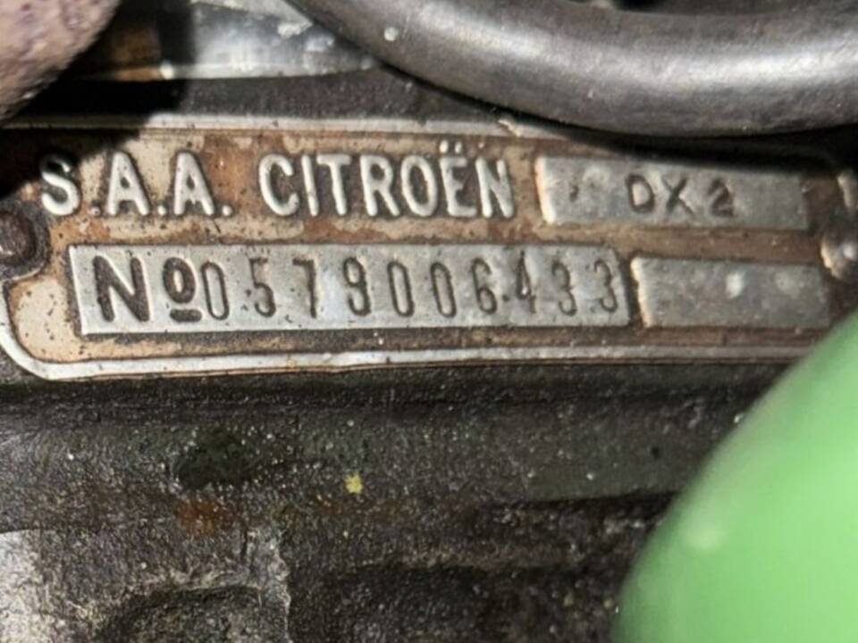 Image 13/23 of Citroën DS 23 Pallas (1973)