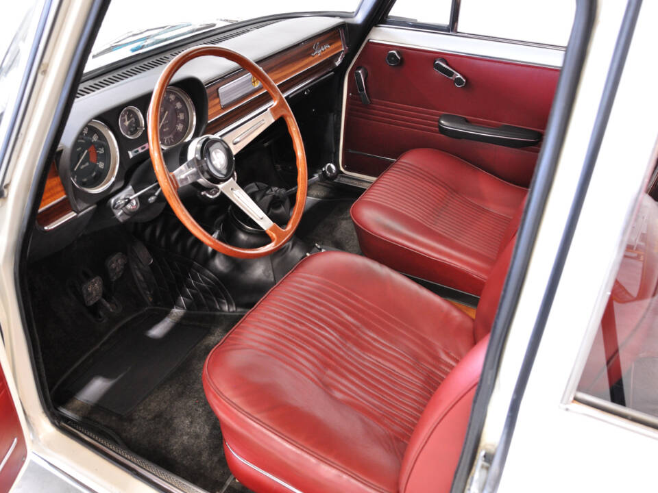Image 47/63 of Alfa Romeo Giulia 1600 Super Biscione (1969)