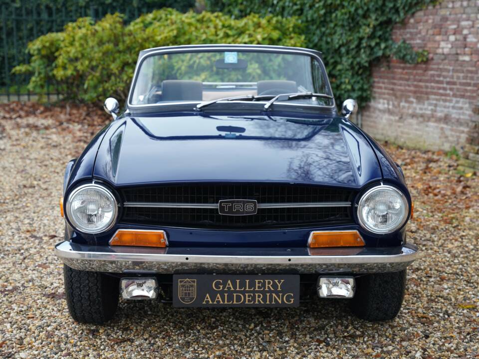 Image 19/50 of Triumph TR 6 PI (1972)