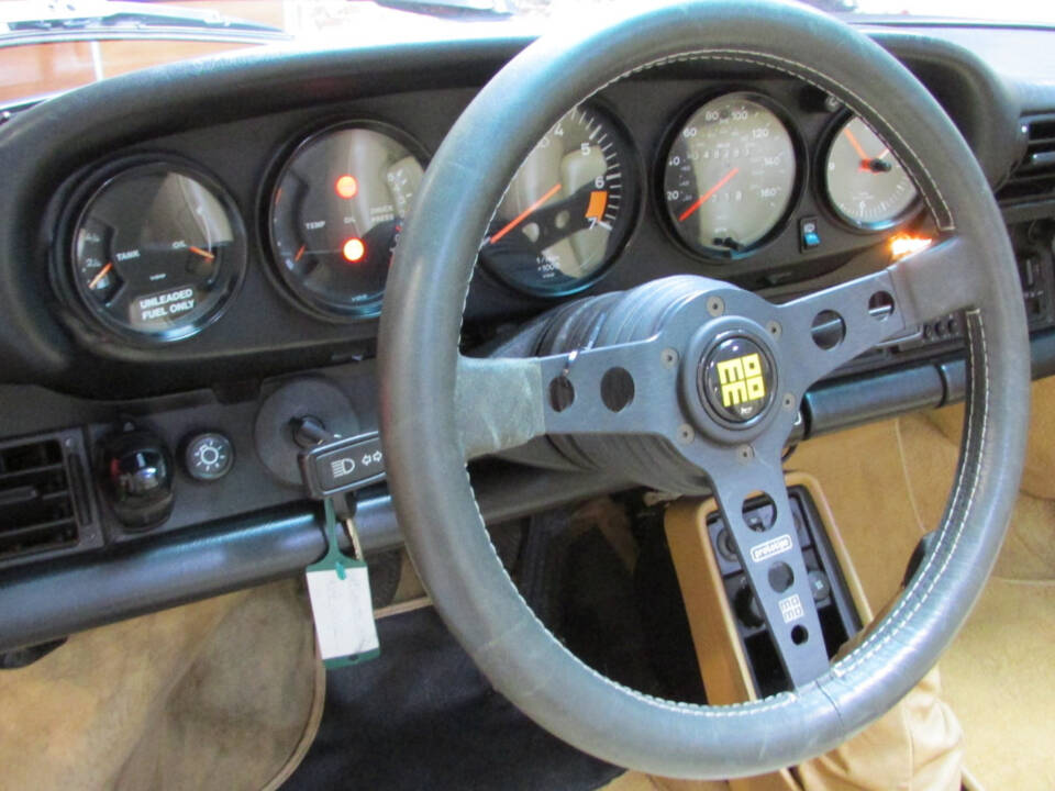 Bild 11/22 von Porsche 911 Carrera 3.2 (1986)