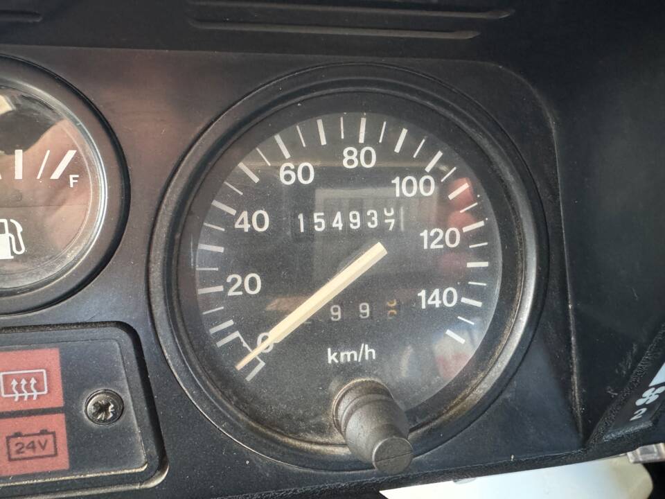 Image 26/45 de Land Rover Defender 110 (1991)
