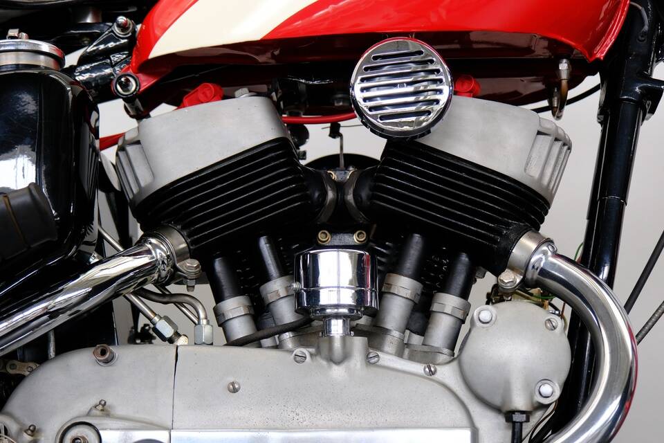 Immagine 6/72 di Harley-Davidson Model KH (1956)