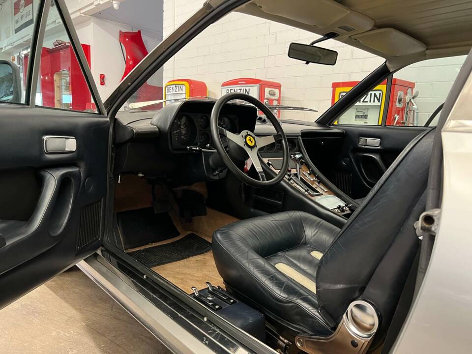 Image 7/19 of Ferrari 400 GT (1978)