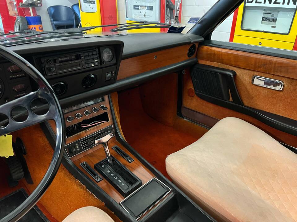 Immagine 10/16 di FIAT 130 Coupé (1975)