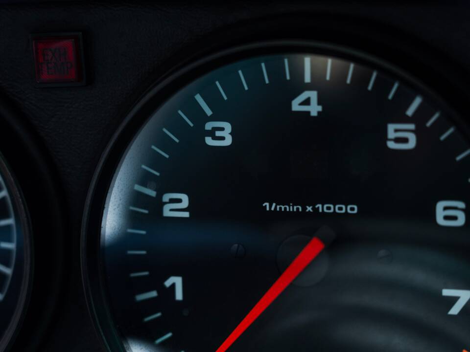 Afbeelding 34/61 van Porsche 911 Carrera 4 (1990)