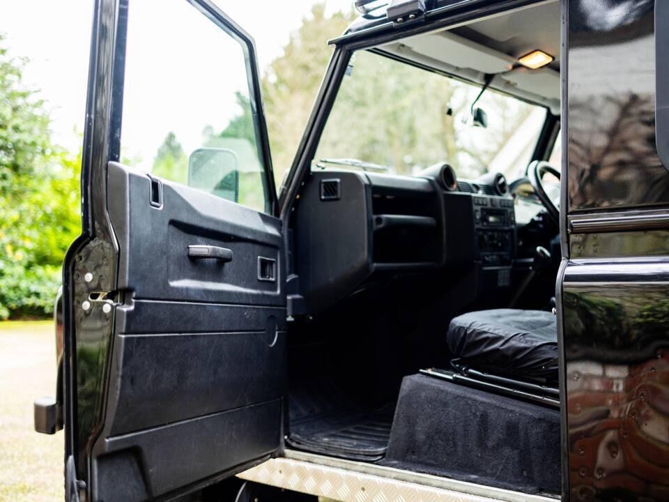 Image 27/50 of Land Rover Defender 90 (2012)