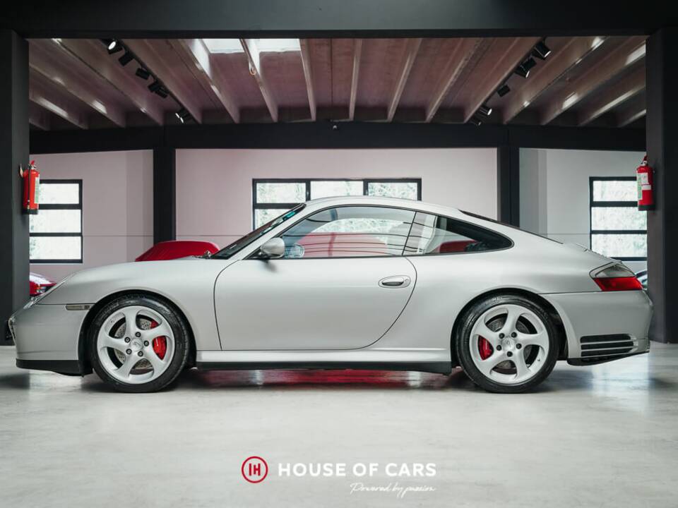 Bild 10/22 von Porsche 911 Carrera 4S (2002)