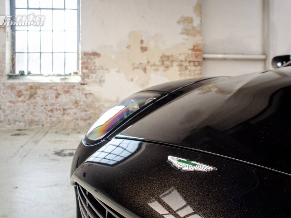 Afbeelding 13/19 van Aston Martin V12 Vanquish S (2005)