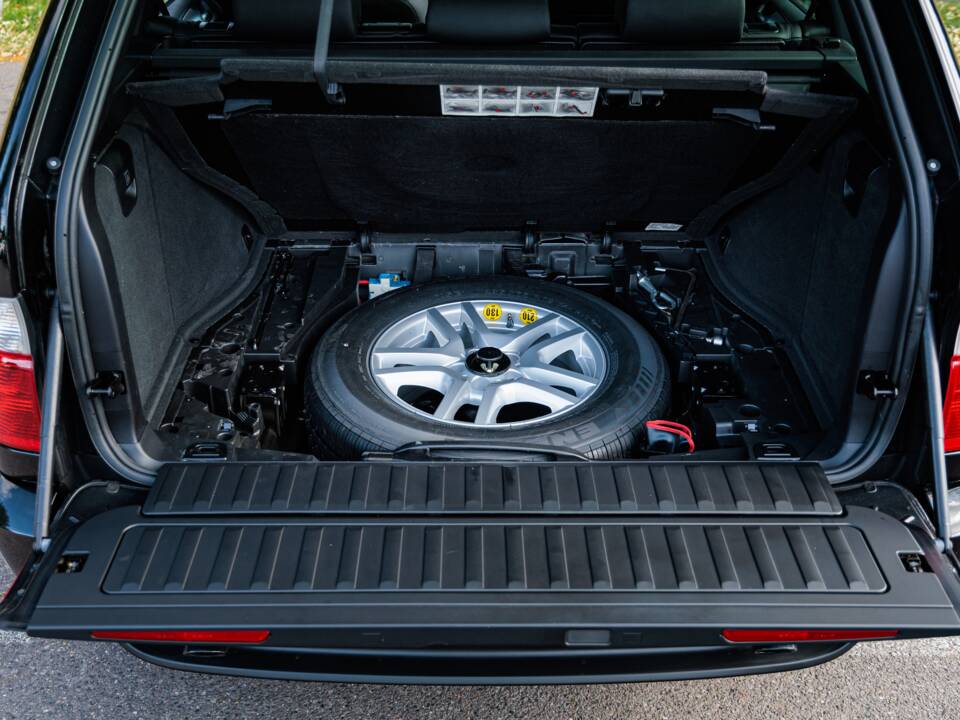 Immagine 15/31 di BMW X5 3.0i (2004)