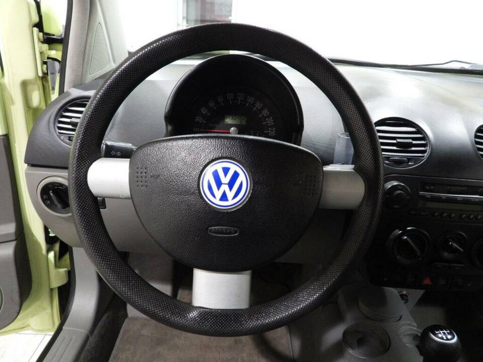 Immagine 7/15 di Volkswagen New Beetle 2.0 (1999)